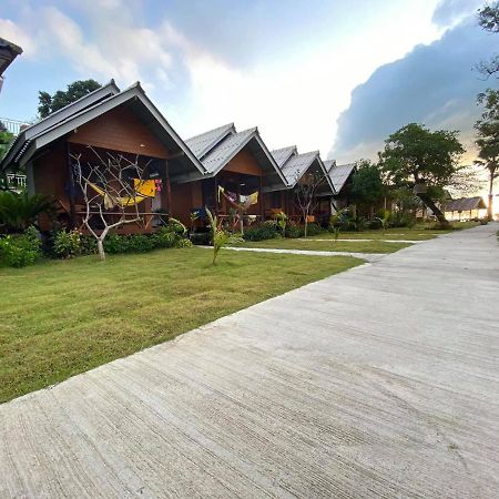 Amity Beach Resort Maret Dış mekan fotoğraf