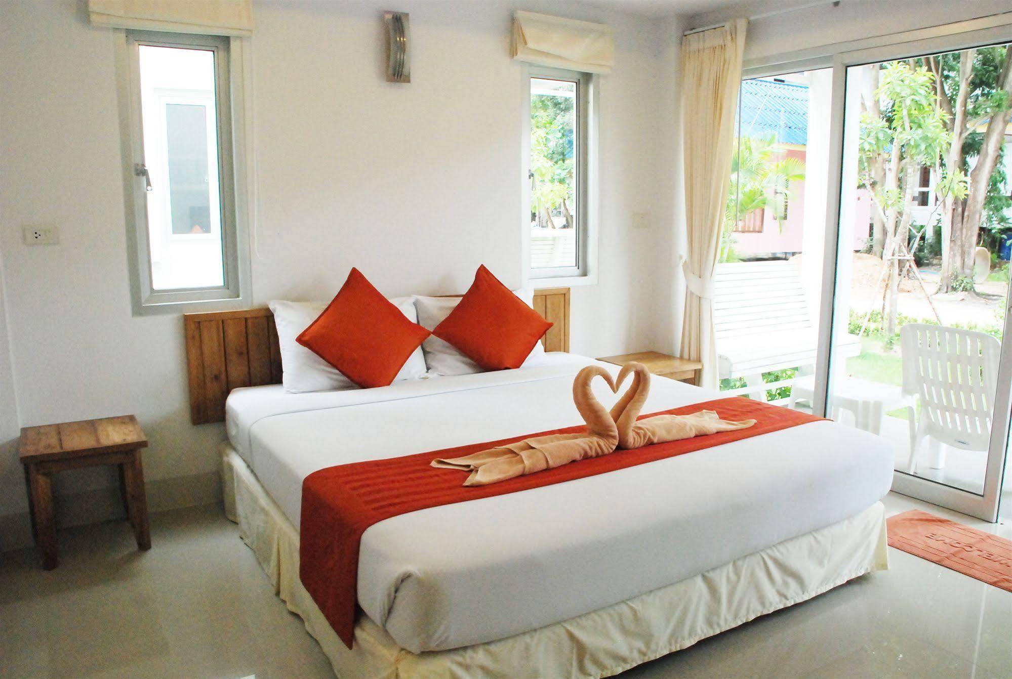 Amity Beach Resort Maret Dış mekan fotoğraf