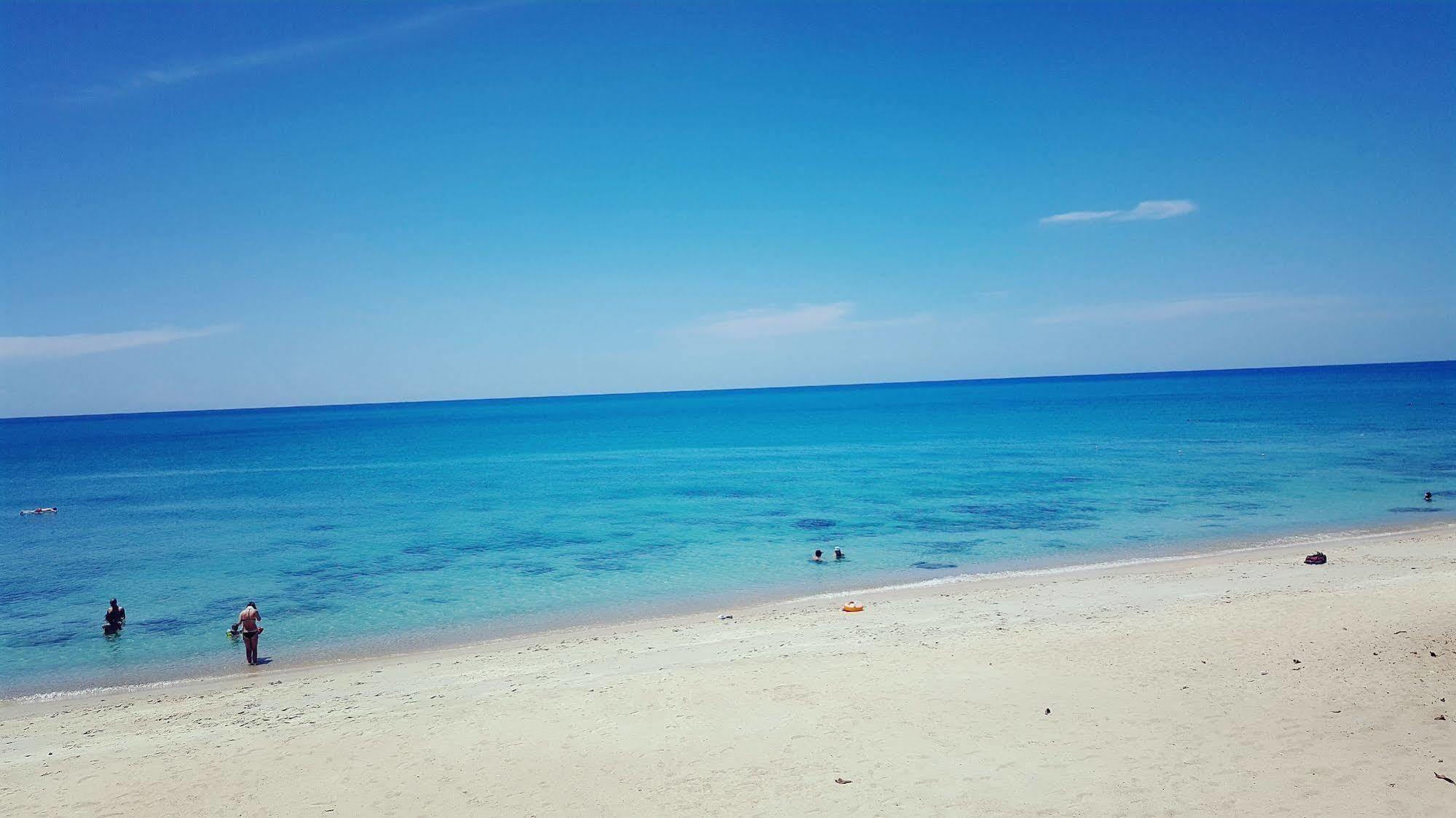 Amity Beach Resort Maret Dış mekan fotoğraf